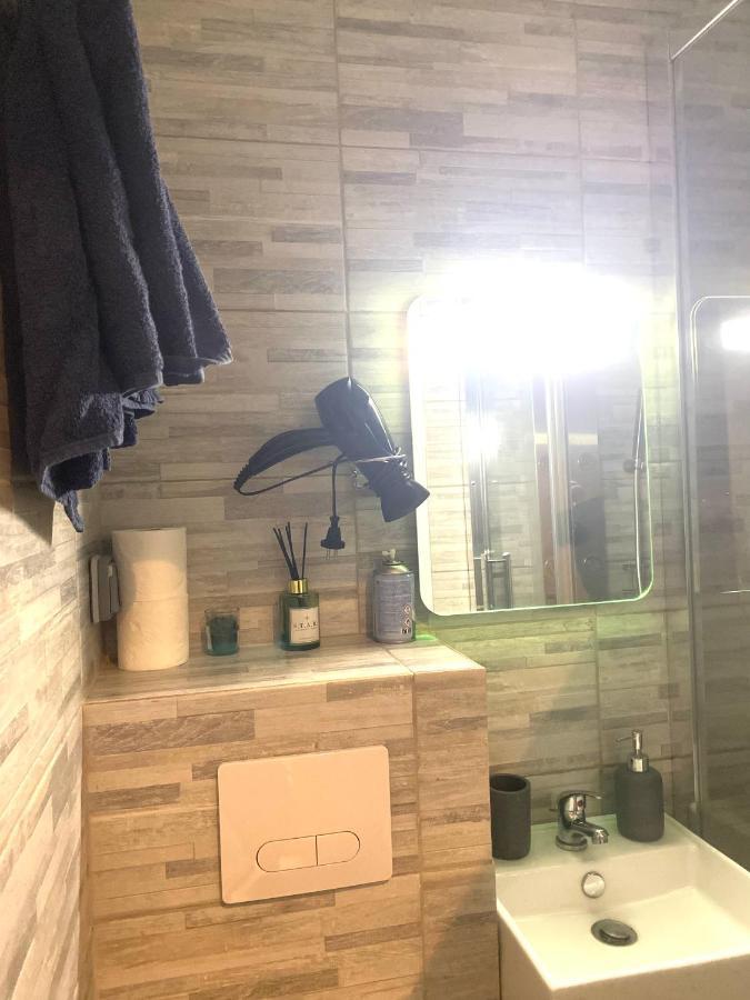 Studio Mer Gare Part Dieu Лион Экстерьер фото